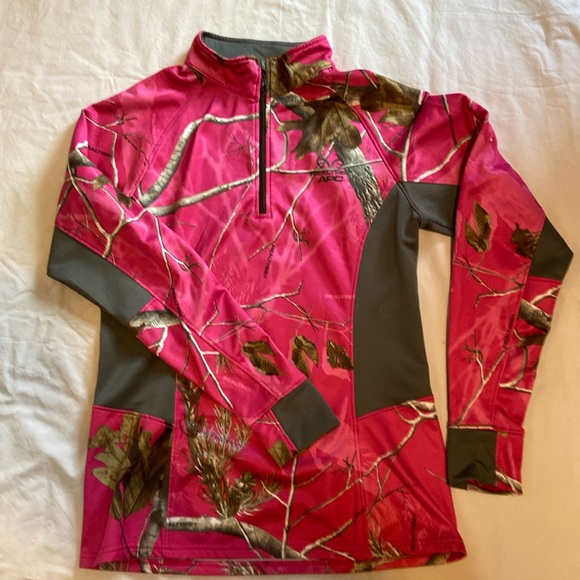 Realtree Women’sPink Camo Quarter Zip Sweatshirt Size Medium - Picture 1 of 9